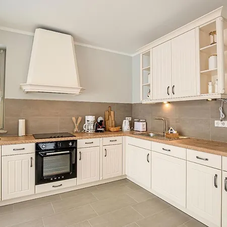 Holiday home Landhaus Max Sellin (Rugen)